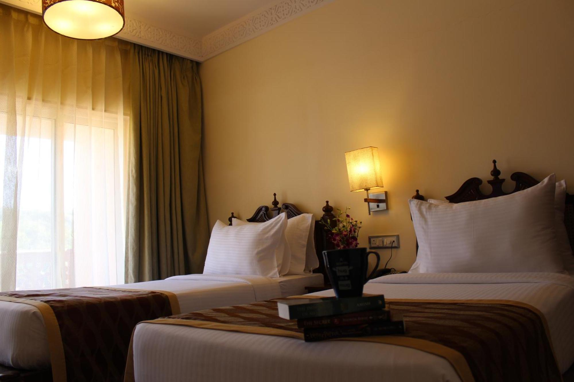Evershine Resort & Spa Mahābaleshwar Extérieur photo