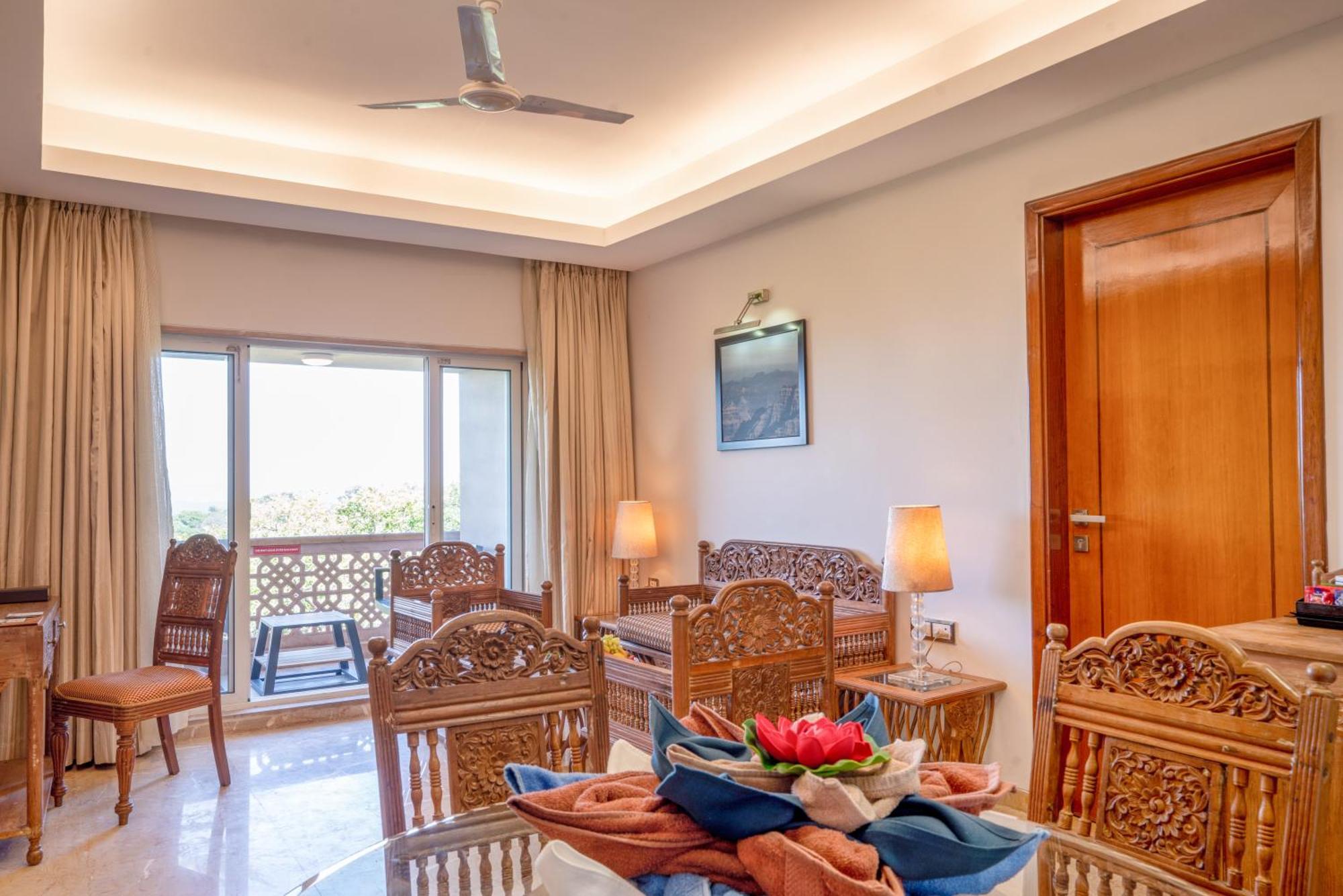 Evershine Resort & Spa Mahābaleshwar Extérieur photo