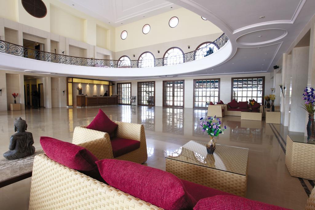 Evershine Resort & Spa Mahābaleshwar Extérieur photo