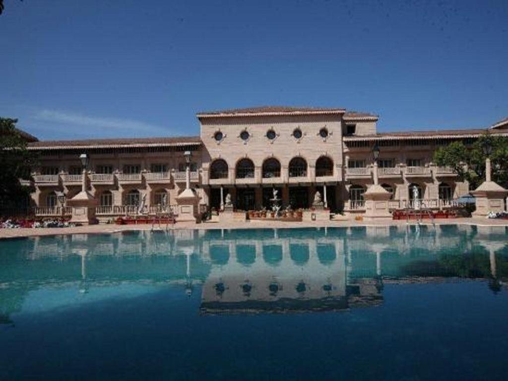 Evershine Resort & Spa Mahābaleshwar Extérieur photo