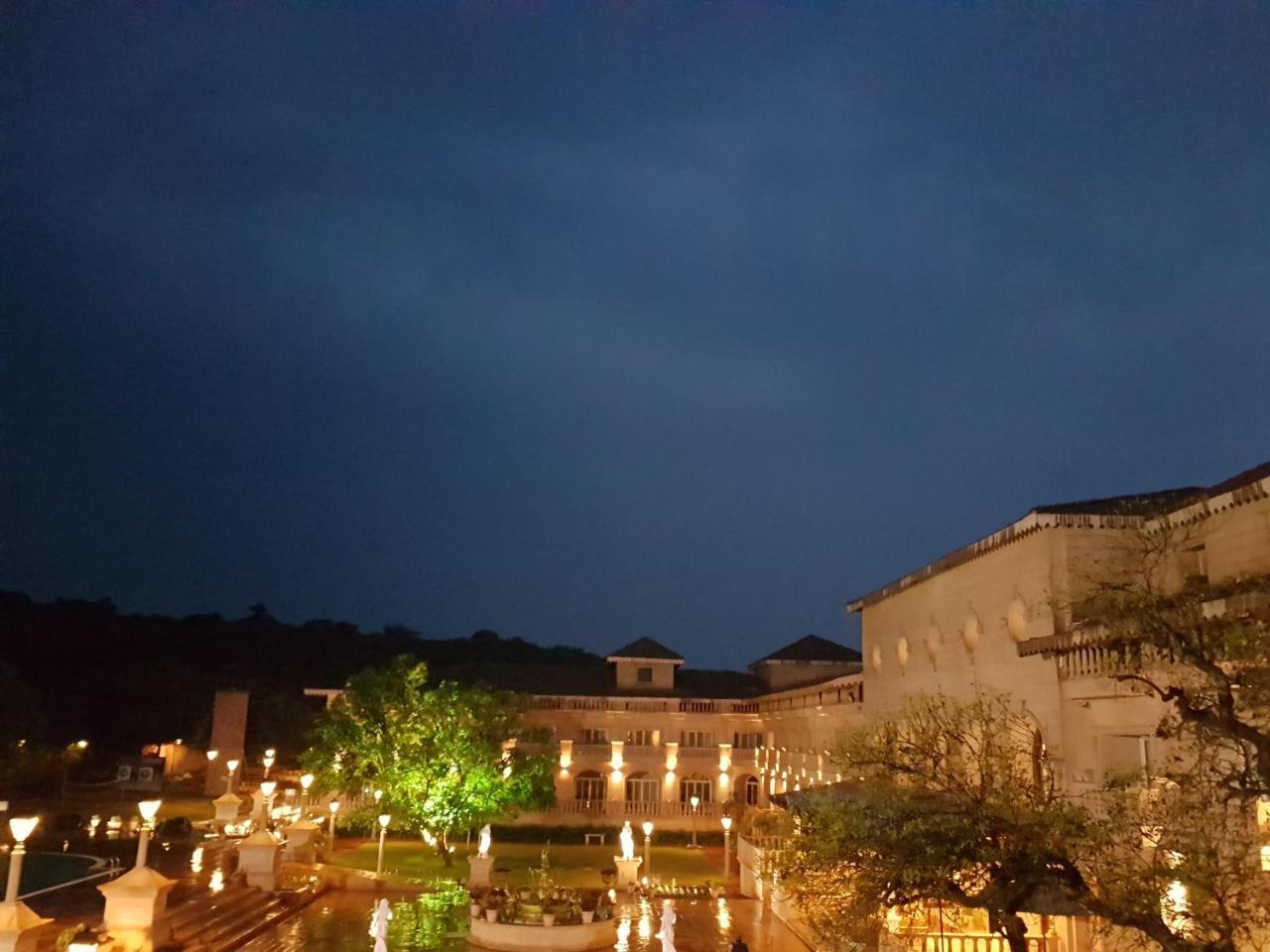 Evershine Resort & Spa Mahābaleshwar Extérieur photo