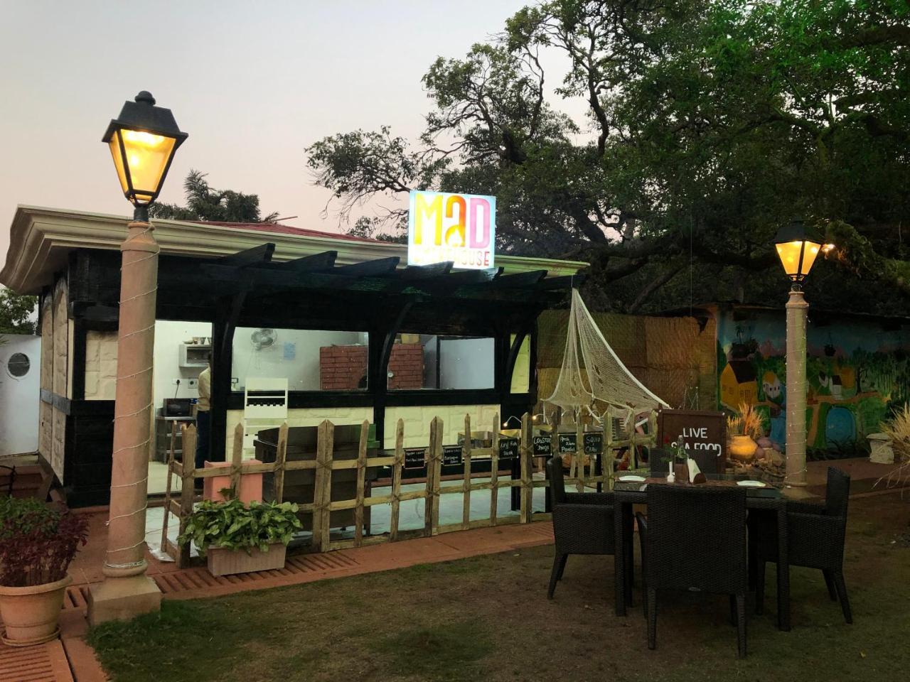 Evershine Resort & Spa Mahābaleshwar Extérieur photo